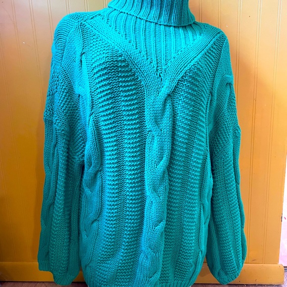 Oversized Turtleneck Sweater with Ribbed Hem - Light Green
